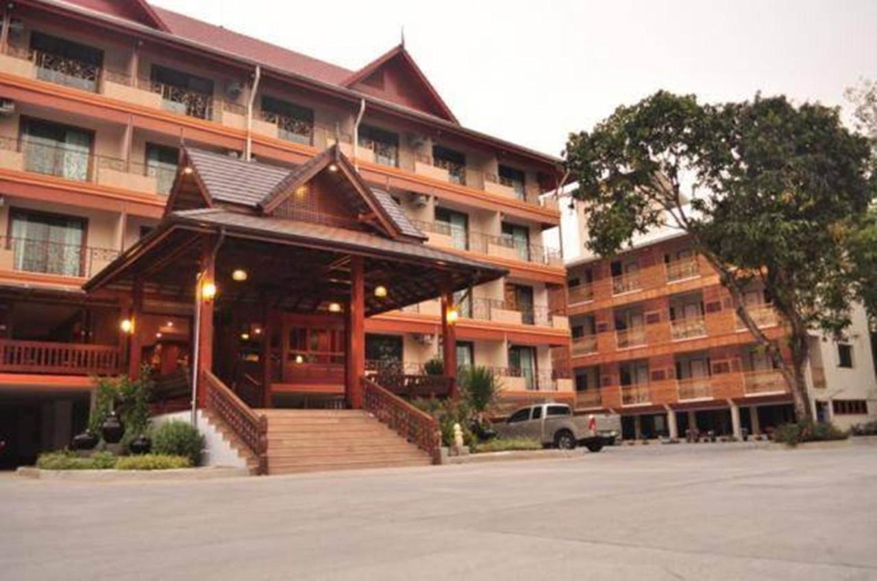 Baankhun Chiang Mai Hotel Exterior foto
